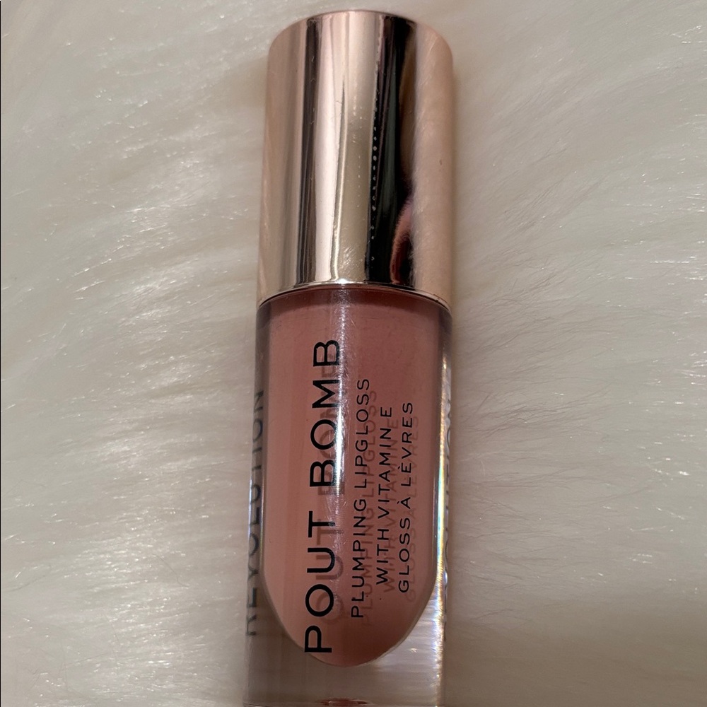 🩷Price is Firm🩷Revolution Pout Bomb Plumping Lip Gloss - Soft Pink - Picture 5 of 6